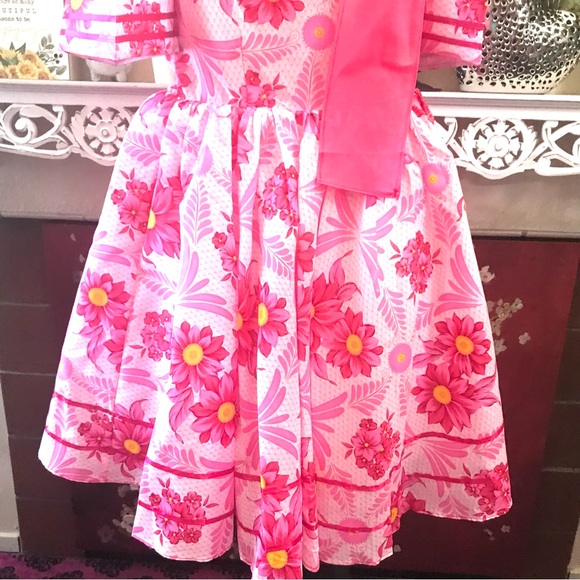 Girls white & pink fuschia  Floral print Patadyong Terno - Dress set - Picture 8 of 8